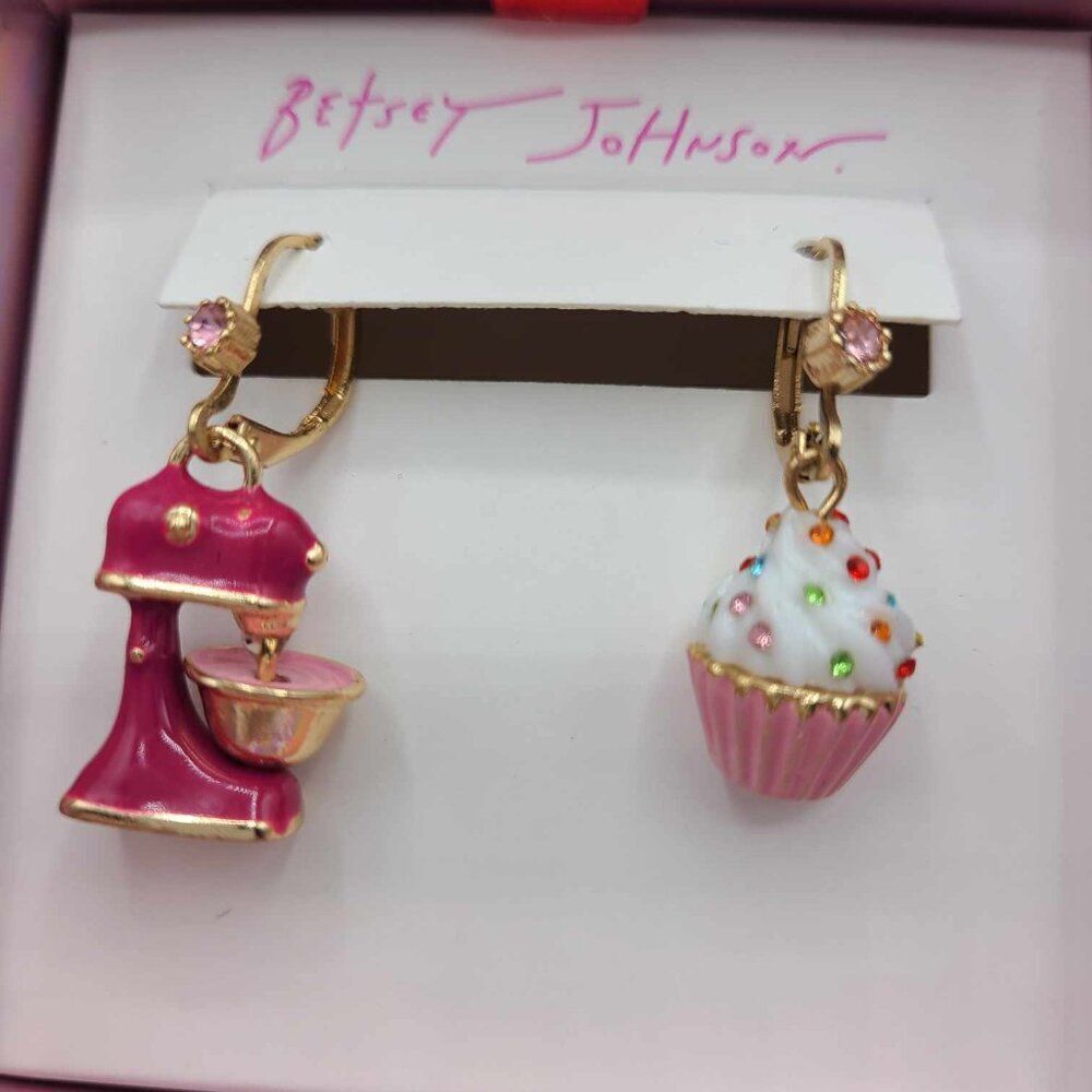 Betsey Johnson Cup Cake Mixer Mis Match Earrings NWT! NEW! - Picture 7 of 8